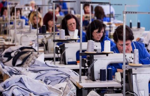 Termetet dhe pandemia: 80 per qind e bizneseve te drejtuara nga grate u goditen rende
